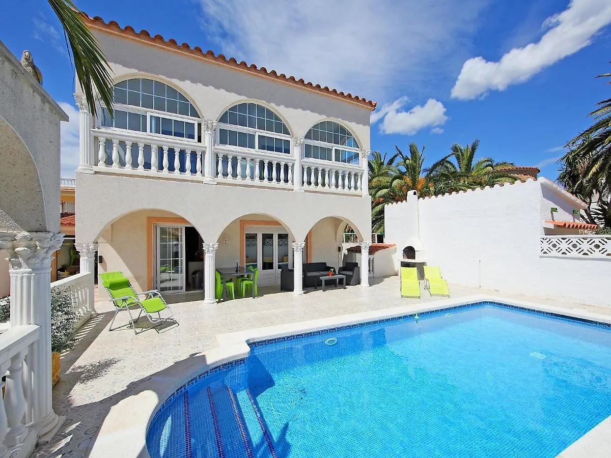 Holiday Home Requesens By Interhome Эмпуриабрава